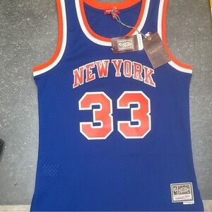 Mitchell and Ness Women’s Knicks Ewing Jersey Size M